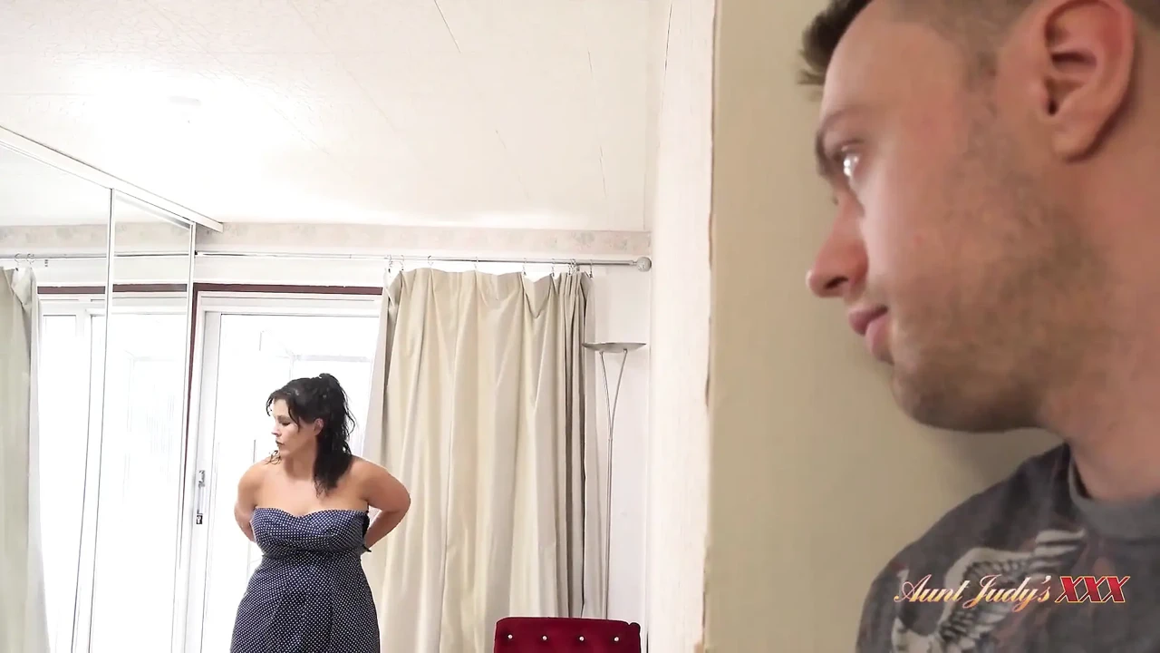 Trending Auntjudysxxx Big Booty Stepmom Montse Catches Her Stepson Watching Her Get Dressed (4K Ultra) - Singapore Special