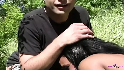 Yeni aldığın bir kızın ağzını sikerken daha iyi hissettiren bir şey yok