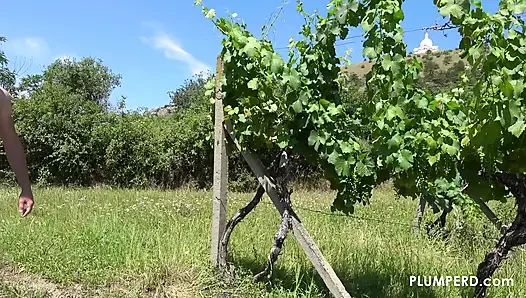 Güçlü iri güzel kadın