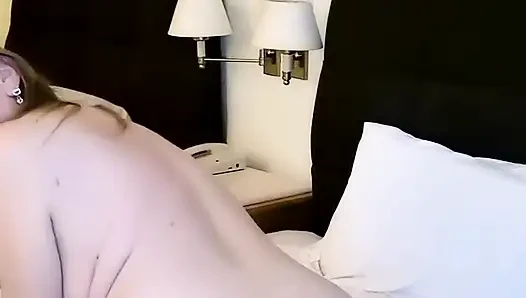 Ateşli büyük memeli orta yaşlı seksi kadın net dtess'te seksi danstan sonra büyük zenci yarağı didlo tarafından sikiliyor