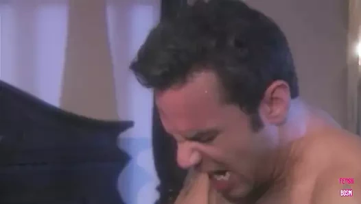 Bir çift arasındaki şehvetli öpüşme ateşli bir grup sekse ve iyi sikişe dönüşüyor