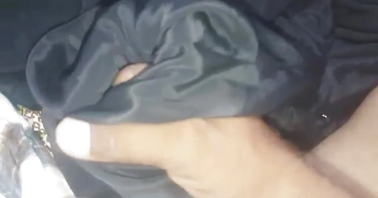 Saten ipek mastürbasyon pornosu - farklı elbise sikişi ve mastürbasyon (107)