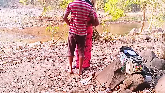 Desi stiefmutter und stiefsohn dschungel-romantik hardcore-ficken. Telugu dirtytalk.
