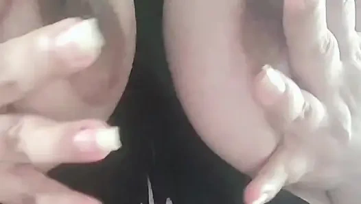 Bak nasıl benimle oynuyorum, senin için okşuyorum