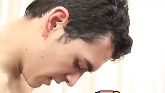 genç dick guzzler anüsten raylı tarafından iki asılı homoseksüeller
