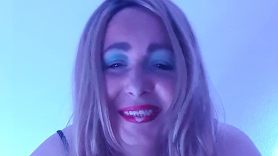 Sofia dildoyla oynuyor