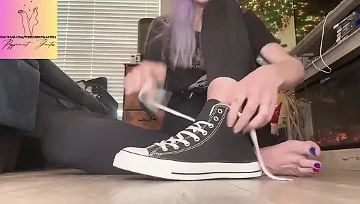 67 dev 16 feet boyut 14 converse
