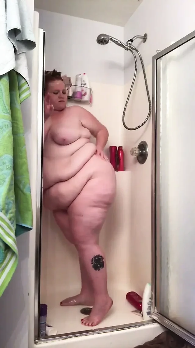Julie Ginger ile duş zamanı