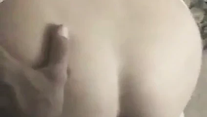 Şişman kızın götü sikiliyor