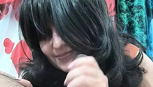 Gerçek büyük memeli amatör üvey anne