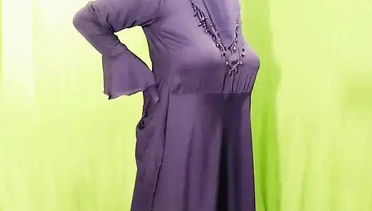 Hintli güzel tesettürlü Müslüman çift sikişmeye susamış