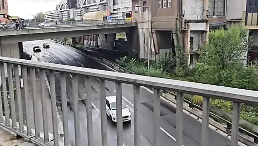 Berlin'de üstü çıplak