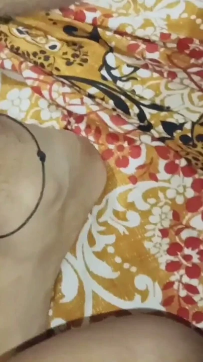 Ateşli ve seksi hizmetçim ev sahibi tarafından sert sikiliyor | Klip 1