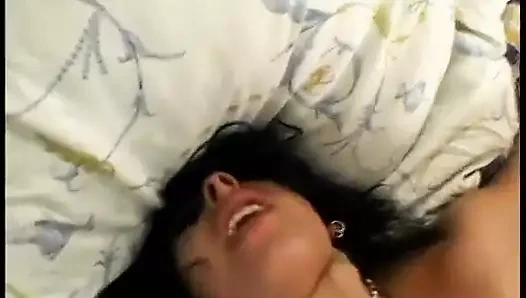 Esmer güzel ateşli üçlü seks