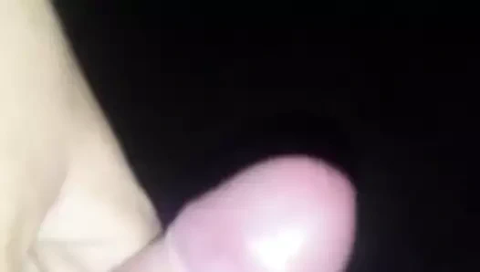 Küçük bir hediye sevgilim benim için mastürbasyon yapıyor