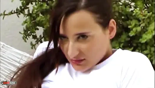 Eva: büyük memeli harika esmer Eva ateşli bir striptiz yapıyor