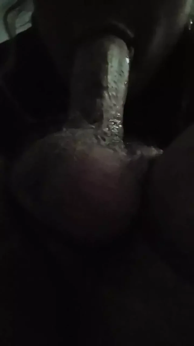 Babasının yarağına sürtüyor