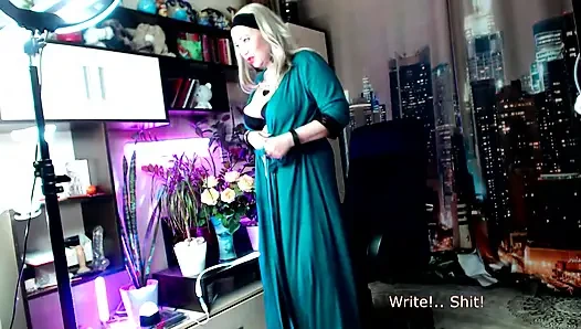 Kamera kızı evli kadın yazar kocası balkonda sigara içerken öfkeli bir şekilde koltukta dildoyla sikişiyor...))