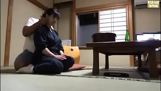 Özel bir oda seansında yakalanan bir kaplıca görevlisinin saatler sonra baştan çıkarılması -sahne.3