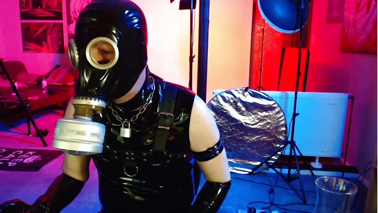 Sundaywank Rubberboy wank and piss