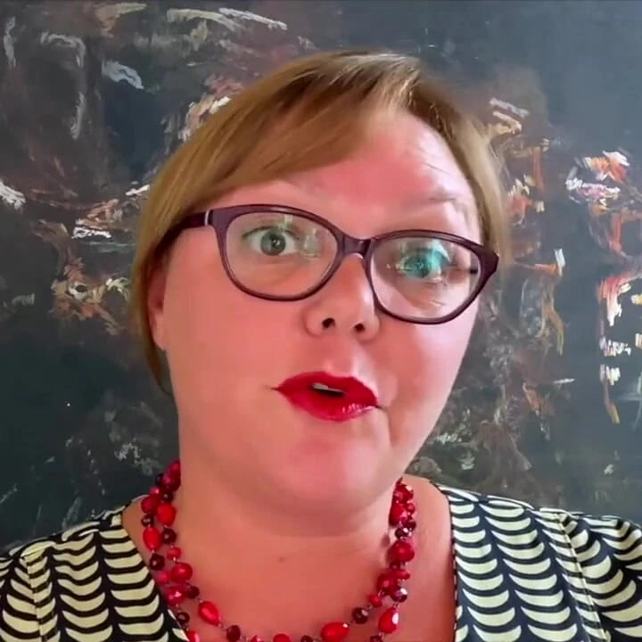 Dominatrix sahibe April - kancalı edepsiz köle