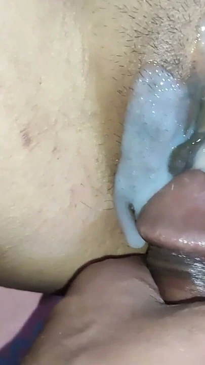 Desi köy kızı amı sikildikten sonra amına döl boşaltma en iyi inlemeli hintçe seks | Klip 2