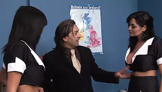 Kit Lee ve Kat Lee ile üçlü seks azgın ve seviyor