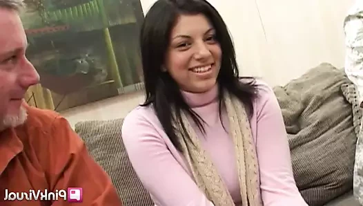 Annabelle verir titjob iyi genç sons arkadaş