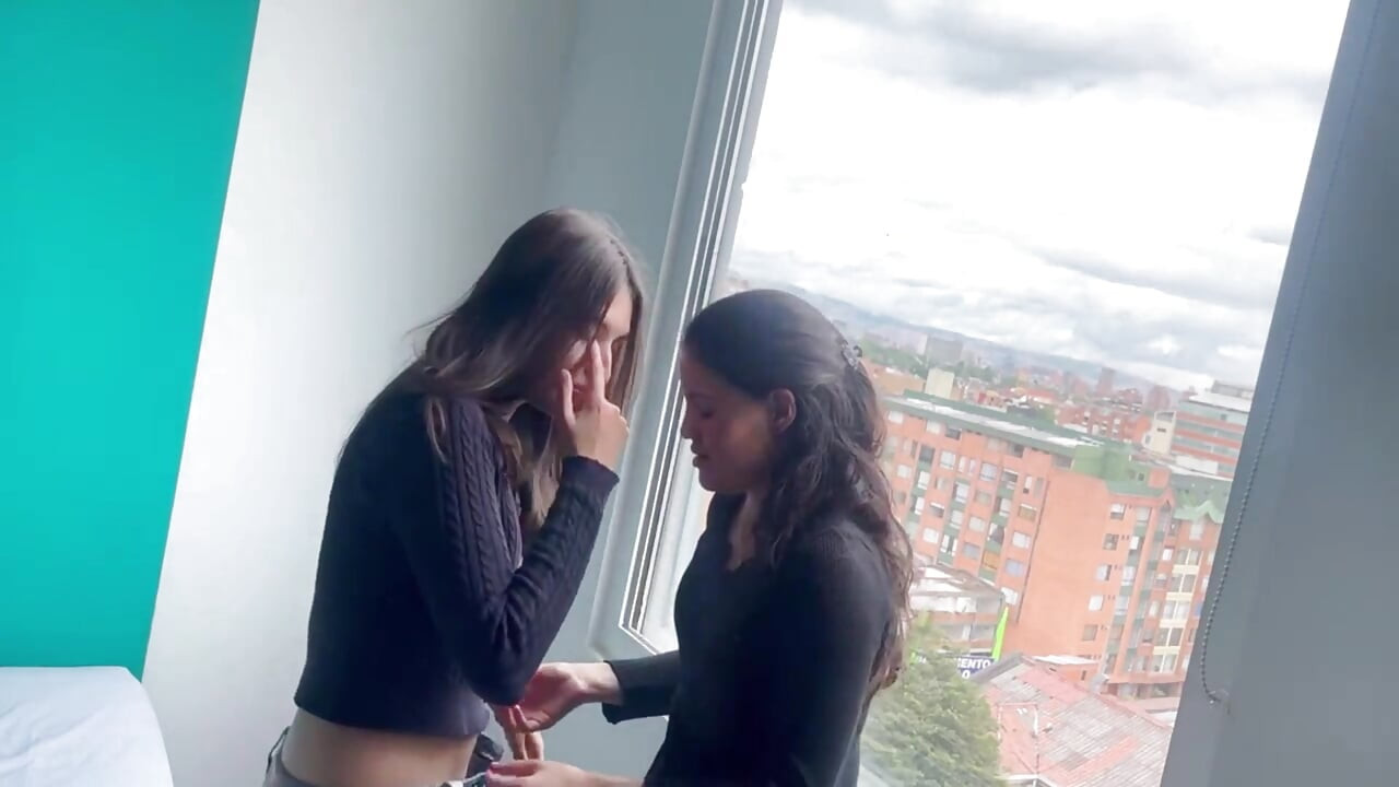 İş arkadaşım beni evine davet etti...