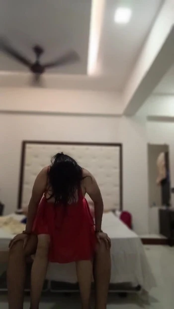 Падающий по челюсти момент от "тетушка дези скачет в отеле"