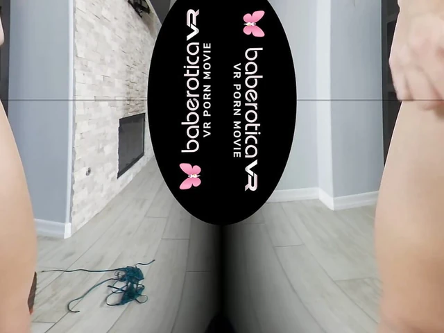 Vanna Bardot senin için sanal gerçeklikte amıyla oynuyor