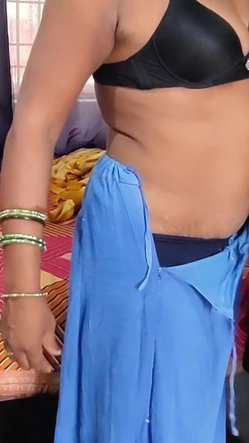 Завораживающий момент из "Я трахнул бхабхи сегодня, подняв ее к моему богу, это было очень весело"