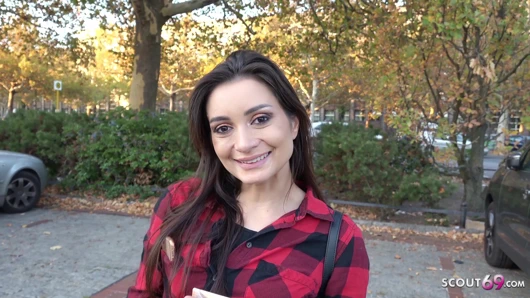 Alman izci - genç valentina sokak döküm lanet konuşmak