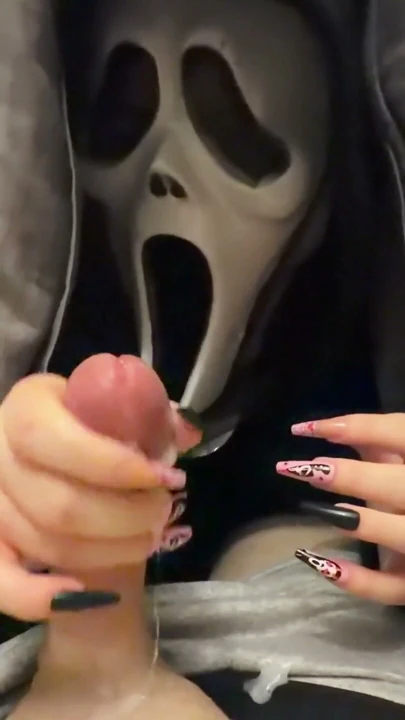 Horny Ghostface Kız Battaniyenin Altında Acımasızca Sikimi Okşadı - Hayatımın En İyi Rüyası Cadılar Gecesi (Uzun Tırnaklar) | Klip 1