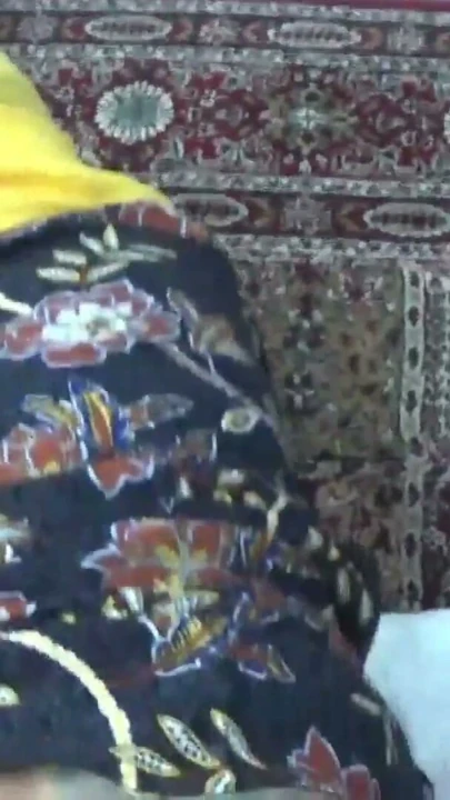 İranlı azgın orta yaşlı seksi kadın nahid üvey oğlu tarafından sikiliyor | Klip 1