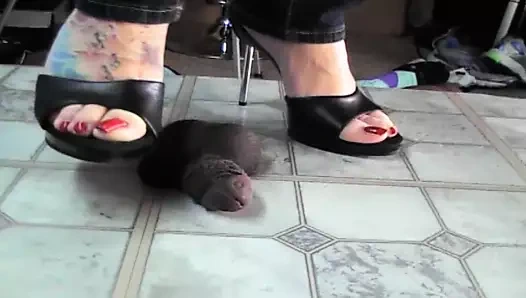 Yüksek topuklu yarak ezme