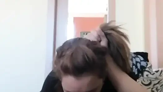 O televizyon izlerken, ben ona sakso çekiyorum