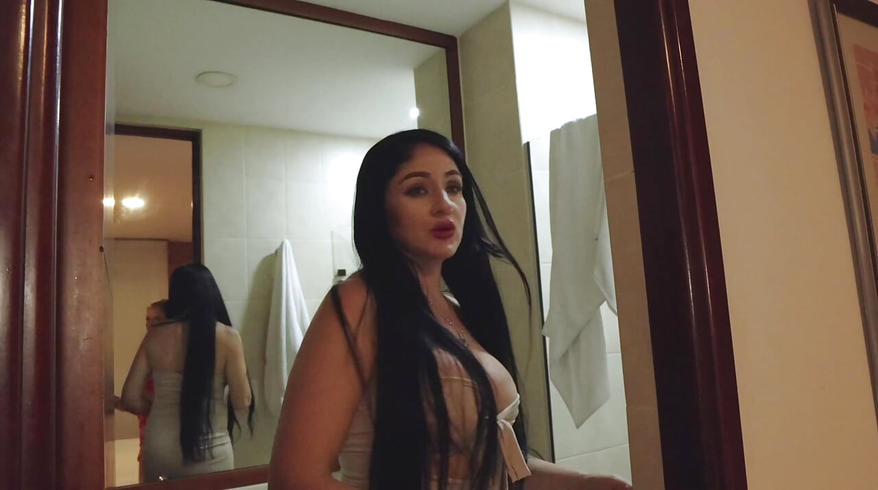 Real estate agents tries to convince their clients to buy the house and receive a massive cum