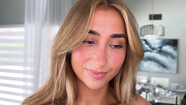 Lily Phillips daha fazla büyük yarak jmac için geri döndü