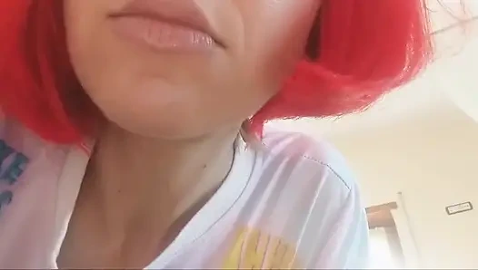 Chantal'ın dişleri çürümüş ve siyah dökülüyor