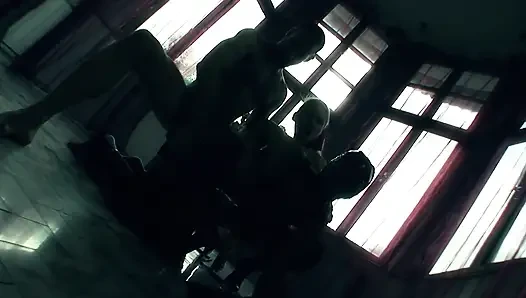 Maskeli sürtük götünü dildo ve yarakla siktiriyor