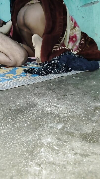 Hintli karı koca geceleri sikişiyor