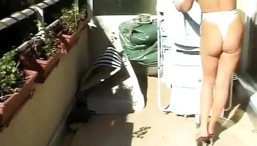 Balkonda altın göstericiler