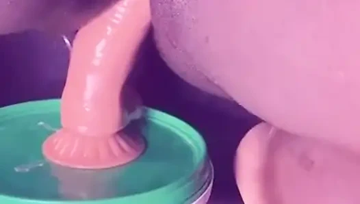 Nya-bae wenyu ilk kez dildo ile anal seks yapıyor