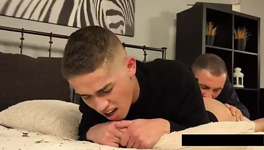 yaramaz orospu alır iyi seks