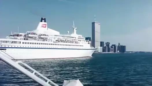 Denizde seks için lüks seyahat yatı (el yate del sexo)