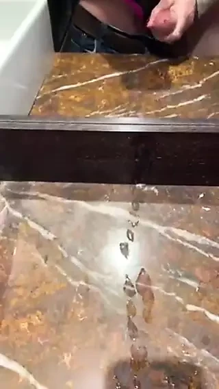 Daha fazla boşalıyorum ve iki erkek bir kadın videosu
