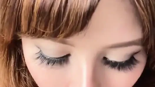 Burada senin için güzel uzun ve şapırtılı bir oral seks var çünkü gerçekten sana biraz gıdımlamak ve boşalmana yardım etmek istiyorum