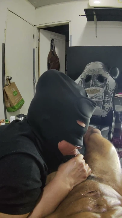 Gırtlağına kadar şampiyon siyah maske 3