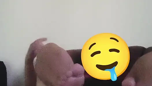 Komşum amımı çok ıslak yalıyor